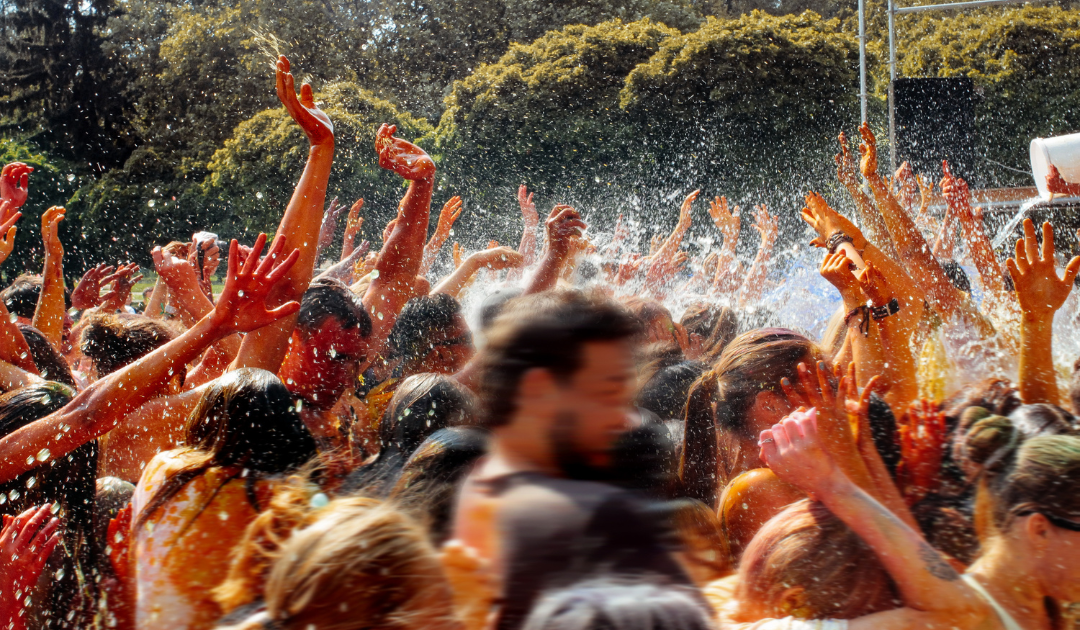 holi celebration in Delhi